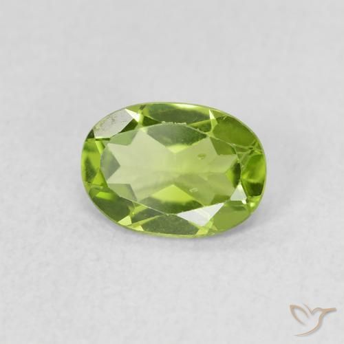 Peridoto Verde acceso naturale da 0.77 ct, Ovale, VS