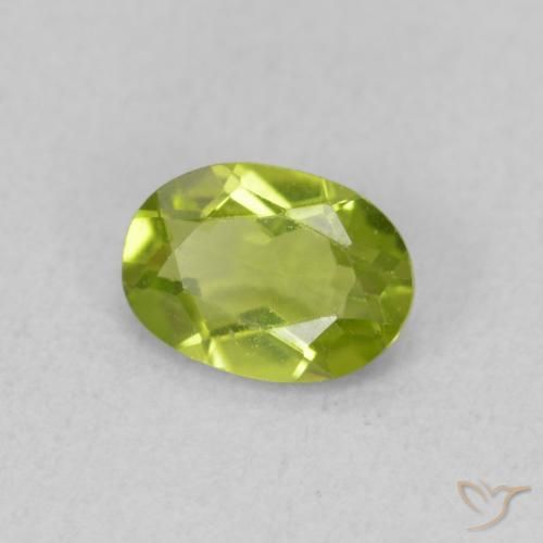 Peridoto Verde acceso naturale da 0.81 ct, Ovale, VS