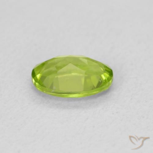 Peridoto Verde acceso naturale da 0.84 ct, Ovale, VVS-VS