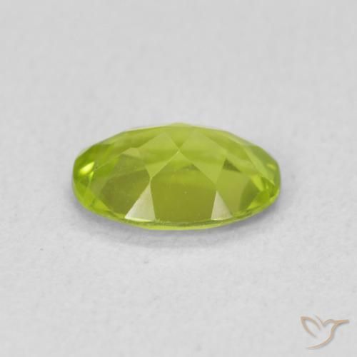 Peridoto Verde medio naturale da 0.80 ct, Ovale, VS