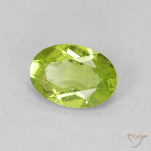 Peridoto Verde giallastro vivace naturale da 0.84 ct, Ovale, VS