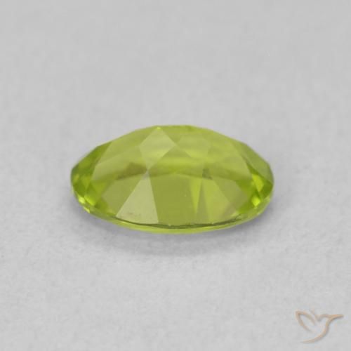 Peridoto Verde medio naturale da 0.85 ct, Ovale, VS