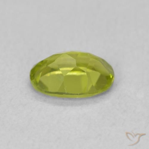 Peridoto Verde acceso naturale da 0.82 ct, Ovale, VS