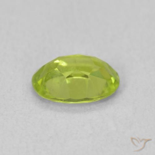 Peridoto Verde brillante naturale da 0.83 ct, Ovale, VS