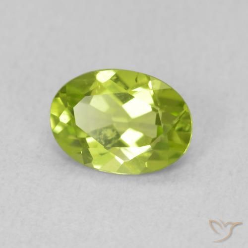 Peridoto Verde brillante naturale da 0.81 ct, Ovale, VS