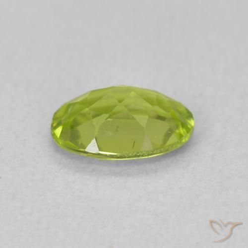 Peridoto Verde brillante naturale da 0.81 ct, Ovale, VS