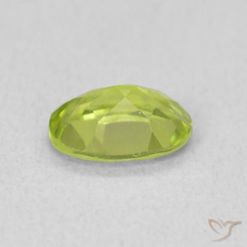 Peridoto Verde brillante naturale da 0.89 ct, Ovale, VS