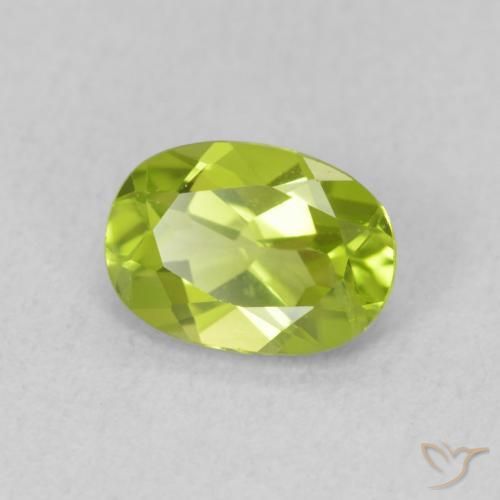 Peridoto Verde medio naturale da 0.90 ct, Ovale, VS