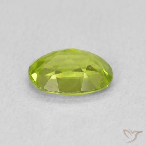 Peridoto Verde medio naturale da 0.90 ct, Ovale, VS