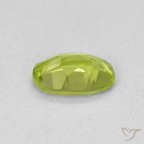 Peridoto Verde medio naturale da 0.80 ct, Ovale, VS