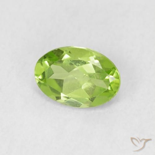 Peridoto Verde acceso naturale da 0.84 ct, Ovale, VS