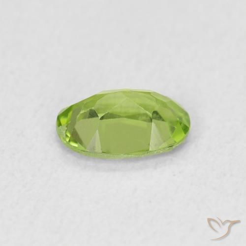 Peridoto Verde acceso naturale da 0.74 ct, Ovale, VS