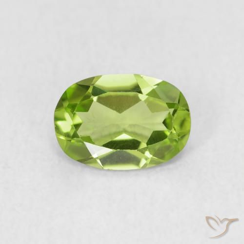 0.76ct Naturale Verde medio Peridoto, Ovale, VS