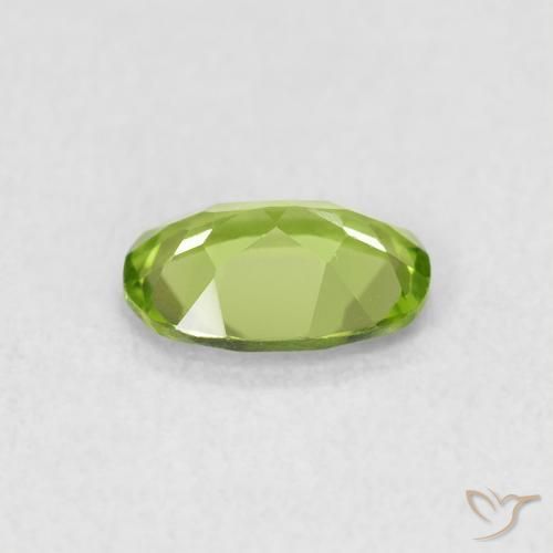 Peridoto Verde medio naturale da 0.76 ct, Ovale, VS