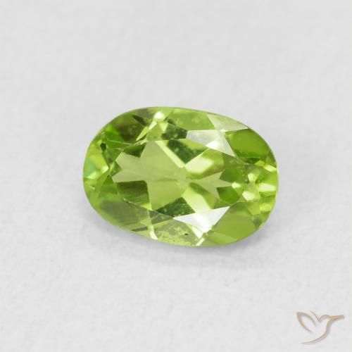 Peridoto Verde medio naturale da 0.86 ct, Ovale, VS