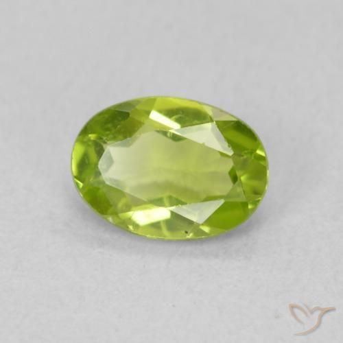 Peridoto Verde acceso naturale da 0.83 ct, Ovale, VS