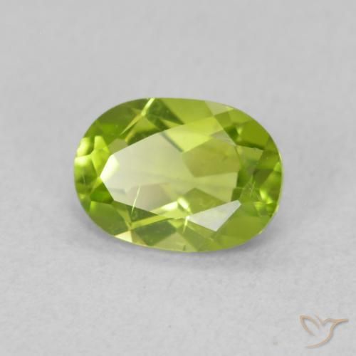 Peridoto Verde brillante naturale da 0.89 ct, Ovale, VS