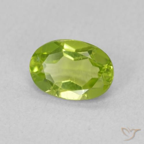 Peridoto Verde medio naturale da 0.83 ct, Ovale, VS
