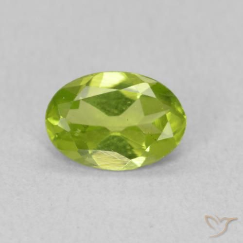 0.74ct Naturale Verde medio Peridoto, Ovale, VS