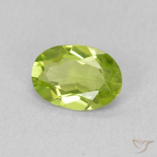 Peridoto Verde medio naturale da 0.74 ct, Ovale, VS