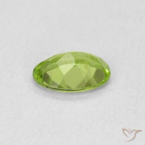 Peridoto Verde chiaro e vivace naturale da 0.72 ct, Ovale, VS