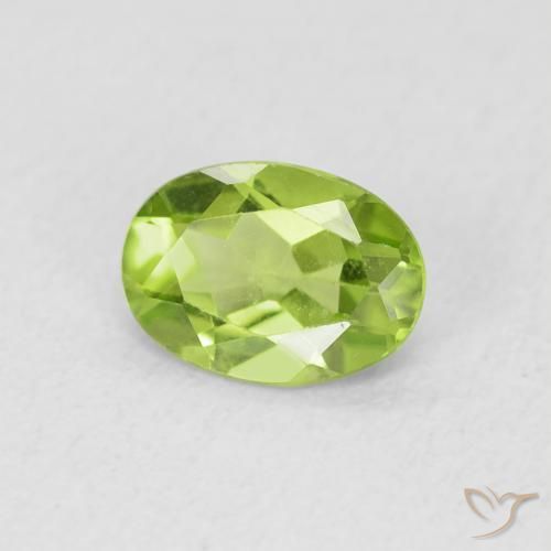 Peridoto Verde acceso naturale da 0.79 ct, Ovale, VS