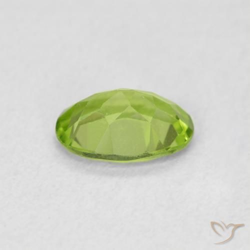 Peridoto Verde acceso naturale da 0.79 ct, Ovale, VS