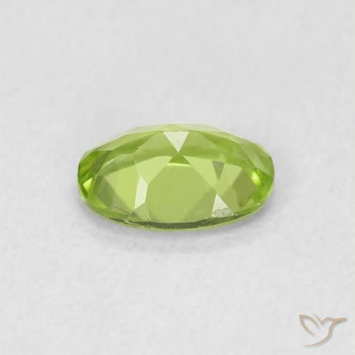 Peridoto Verde acceso naturale da 0.83 ct, Ovale, VS