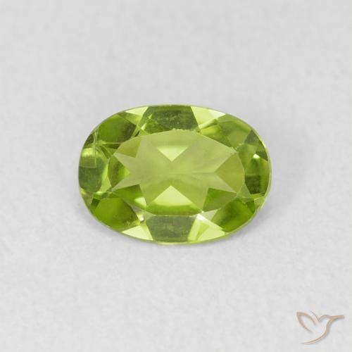 0.74ct Naturale Verde acceso Peridoto, Ovale, VS