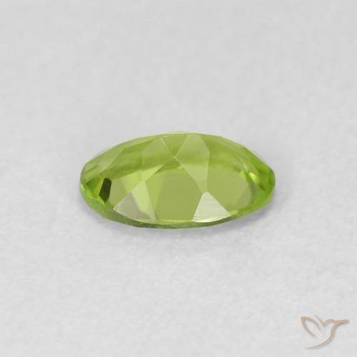 Peridoto Verde giallastro naturale da 0.73 ct, Ovale, VVS-VS