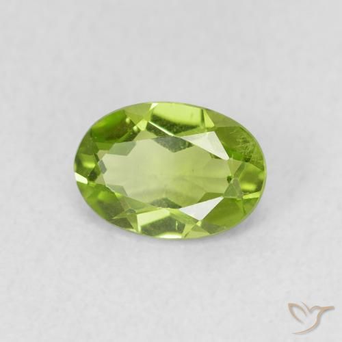 Peridoto Verde acceso naturale da 0.84 ct, Ovale, VS