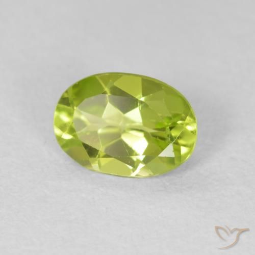 Peridoto Verde brillante naturale da 0.71 ct, Ovale, VS