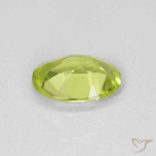Peridoto Verde brillante naturale da 0.71 ct, Ovale, VS