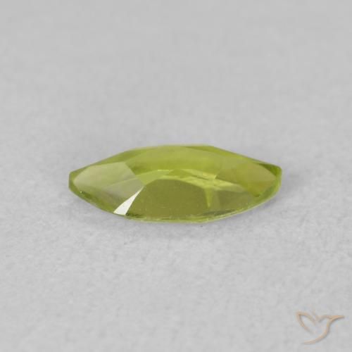 Peridoto Verde brillante naturale da 0.56 ct, Taglio marquise, VVS-VS