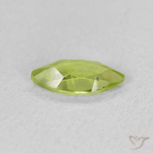 Peridoto Verde brillante naturale da 0.57 ct, Taglio marquise, VS