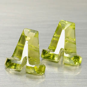 Peridoto naturale verde da  ct, forma fantasia, VS