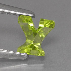 Peridoto naturale verde da 0,46 ct, forma fantasia, VS