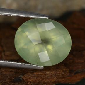 Prehnite naturale verde da 4,78 ct, taglio ovale, traslucido