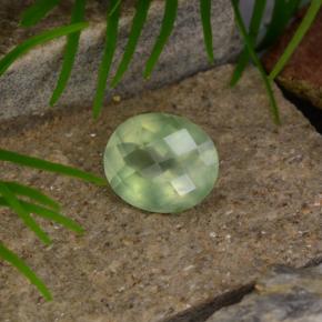 Prehnite naturale verde da 4,81 ct, taglio ovale, traslucido