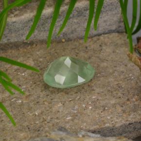 Prehnite naturale verde da 4,81 ct, taglio ovale, traslucido