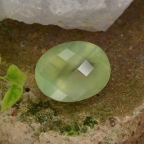 Prehnite naturale verde da 10,07 ct, taglio ovale, traslucido