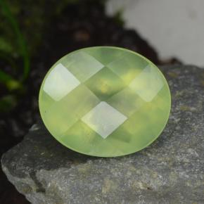 Prehnite naturale verde da 4,79 ct, taglio ovale, traslucido