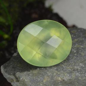 Prehnite naturale verde da 4,79 ct, taglio ovale, traslucido