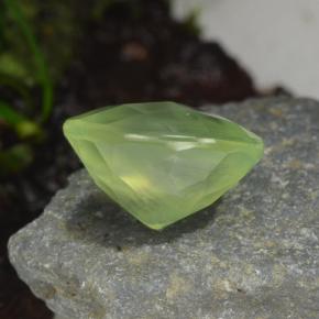 Prehnite naturale verde da 4,79 ct, taglio ovale, traslucido