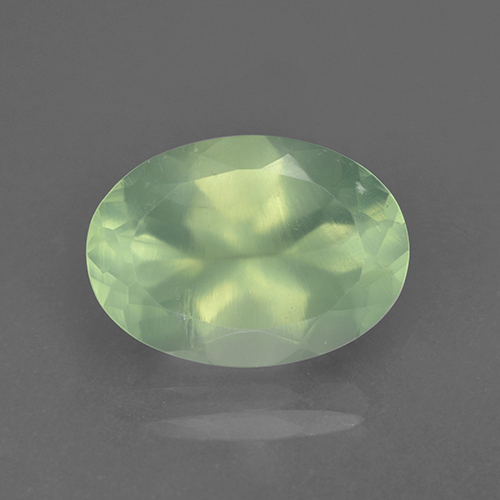 Prehnite naturale verde da 5,78 ct, taglio ovale, traslucido