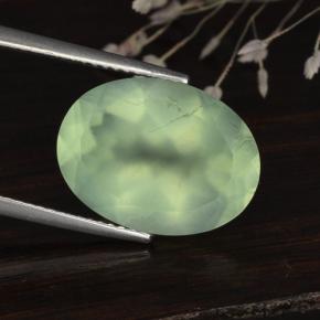 Prehnite naturale verde da 8,92 ct, taglio ovale, traslucido
