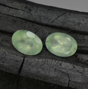 Prehnite naturale verde da 11,71 ct, taglio ovale, traslucido