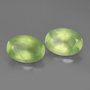 Prehnite naturale verde da  ct, taglio ovale, traslucido