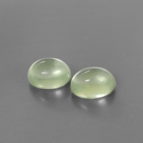 Prehnite naturale verde da  ct, taglio ovale, trasparente