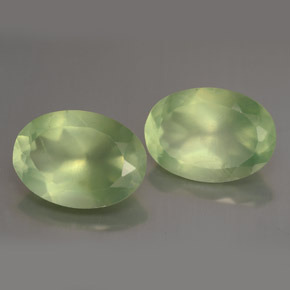 Prehnite naturale verde da  ct, taglio ovale, trasparente
